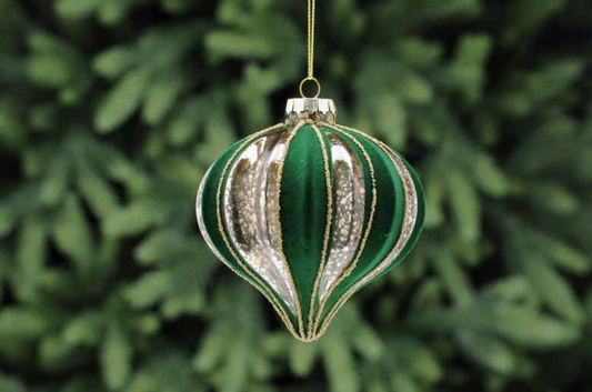 P040241 - 10cm Gold with Green Flocked Segments Glass Onion